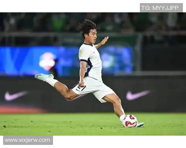 如何顺利参加足球试训并提升自己的选拔机会和表现技巧